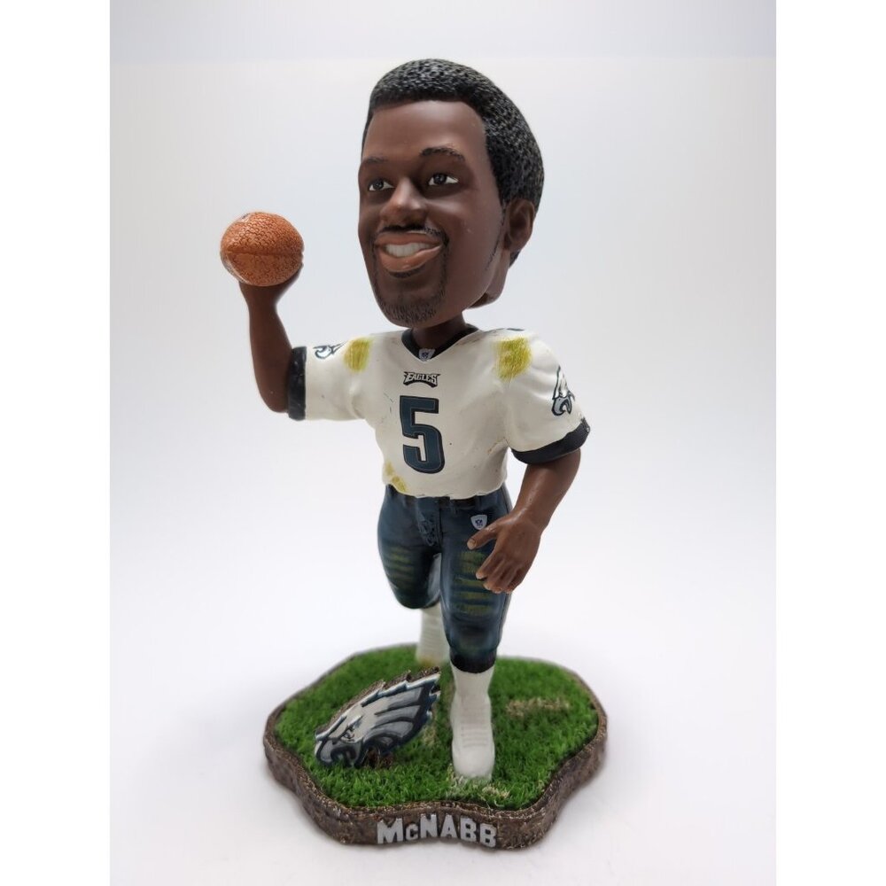 Forever Collectibles Donovan McNabb Eagles Bobblehead Legends of the Field LE